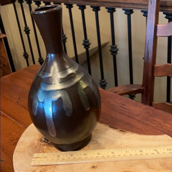 Haeger Pottery Drip Glaze Vase, 2004 - Picture 4 of 4